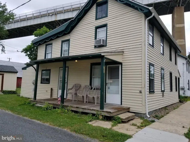 $1,200 | 306 3rd Street, Chesapeake City, MD 21915