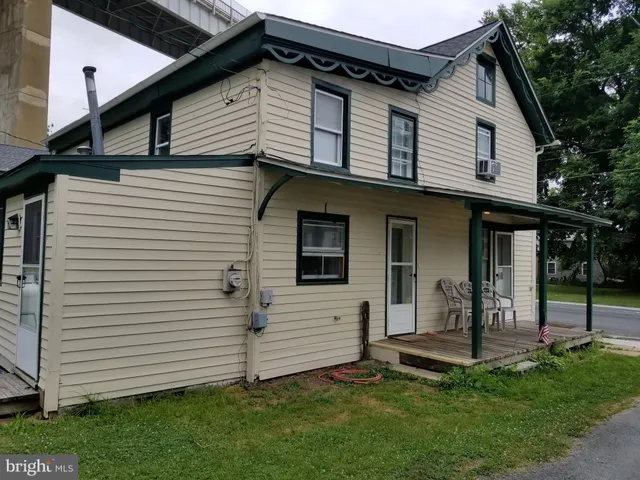 $1,200 | 306 3rd Street, Chesapeake City, MD 21915
