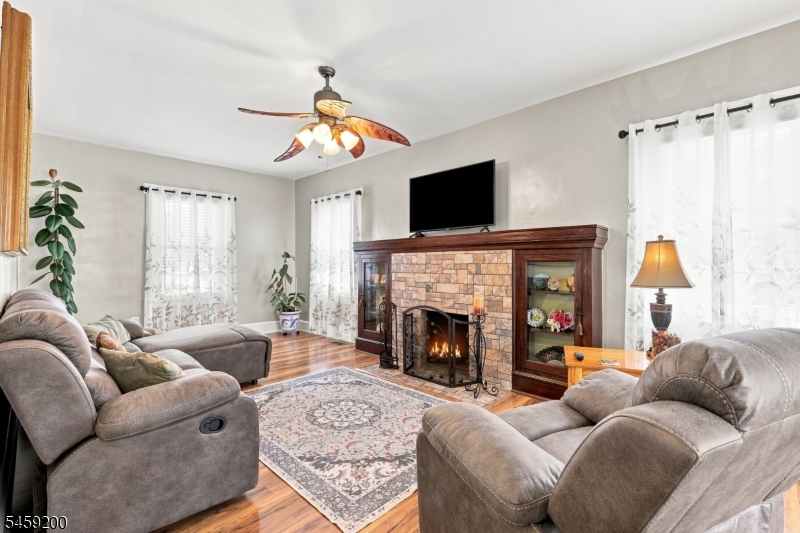 833 Livingston Road Elizabeth, NJ 07208 - Photo 6 of 39 Gallery Image 6