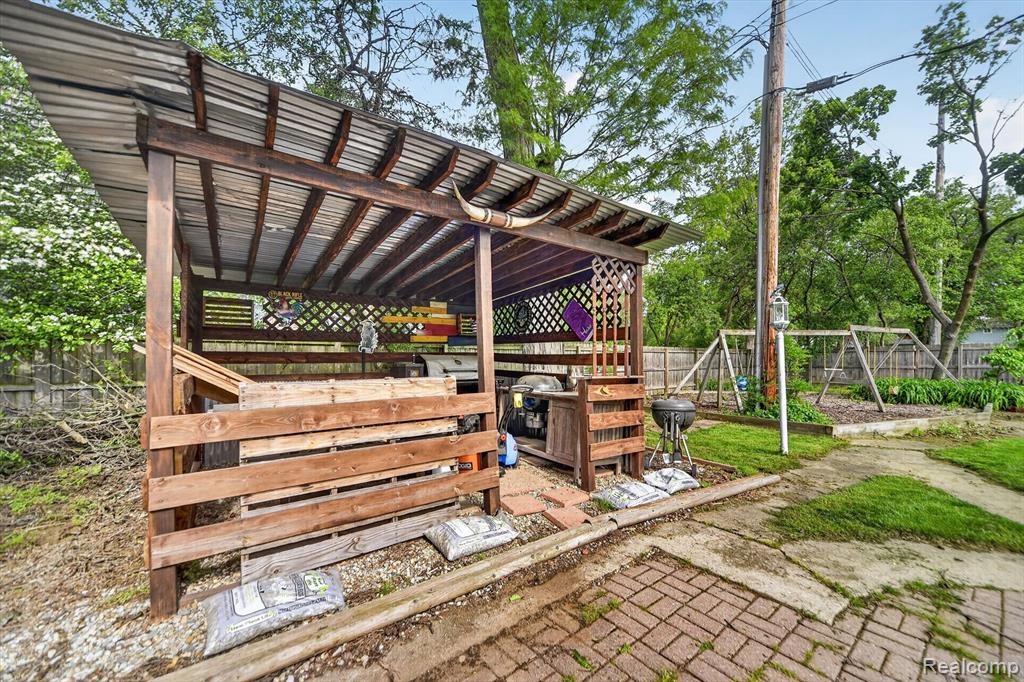 1404 Harvard Road East Lansing, MI 48823 - Photo 44 of 45