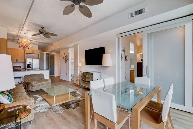 $2,800 | 353 East Bonneville Avenue, Unit 233, Las Vegas, NV 89101