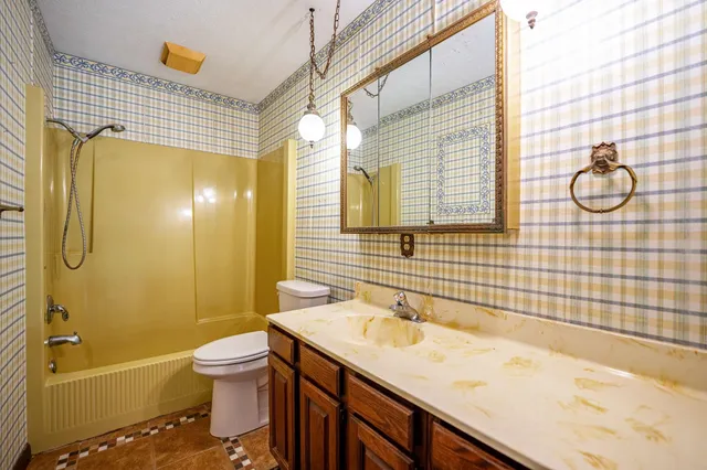 $250,000 | 8231 Highview Drive, Winnebago, IL 61088