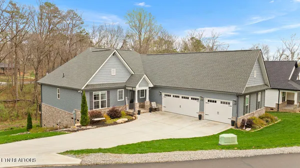 $585,000 | 117 Ootsima Way, Loudon, TN 37774