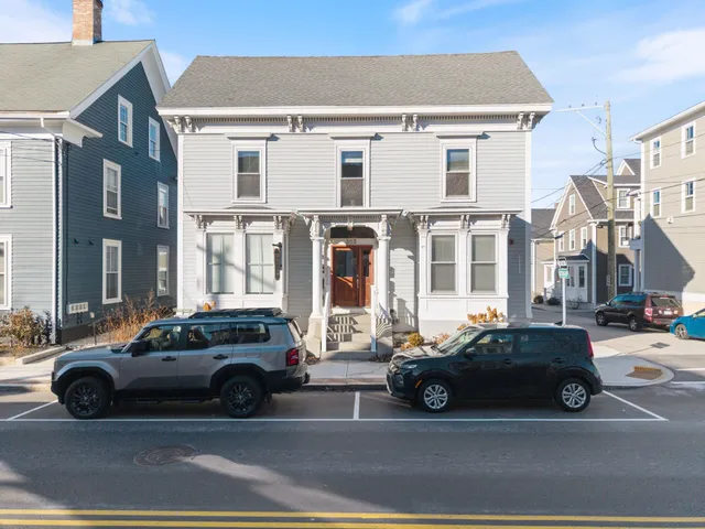 $2,650 | 303 Islington Street, Unit 2, Portsmouth, NH 03801