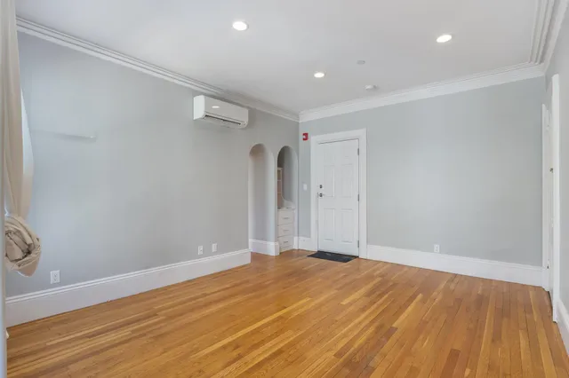 $2,650 | 303 Islington Street, Unit 2, Portsmouth, NH 03801