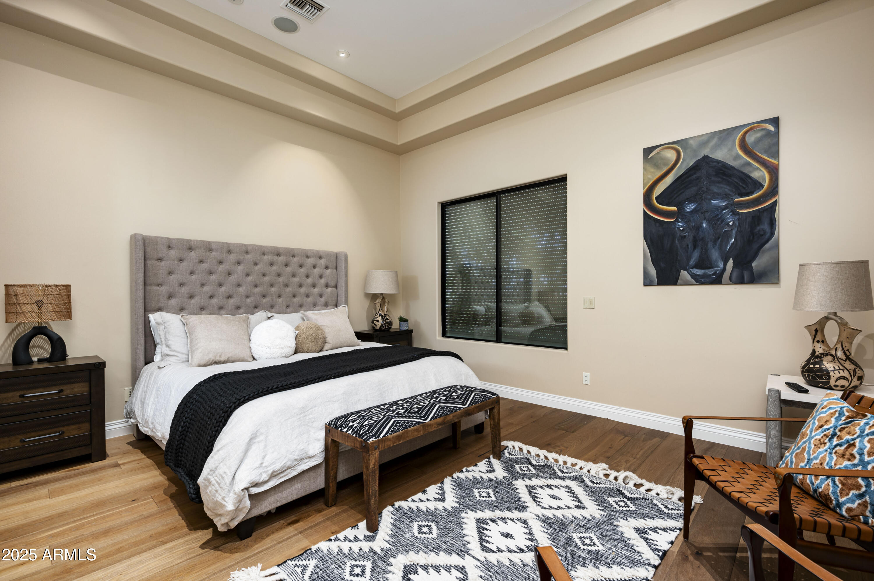 8150 North Ridgeview Drive Paradise Valley, AZ 85253 - Photo 26 of 37 a bedroom with a bed and a window