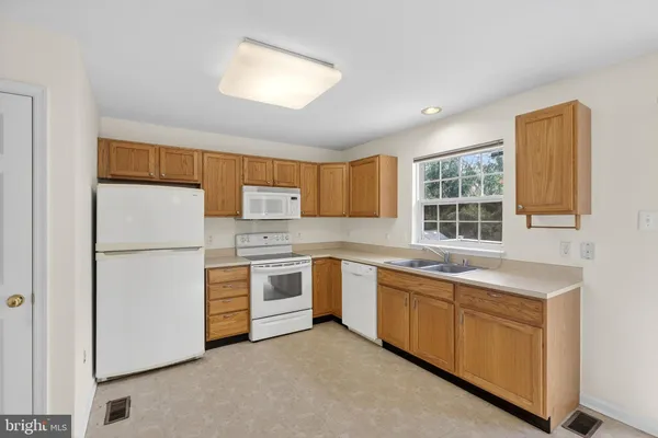 $299,000 | 234 North Bridlewood Drive, Newark, DE 19702