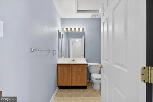 $299,000 | 234 North Bridlewood Drive, Newark, DE 19702