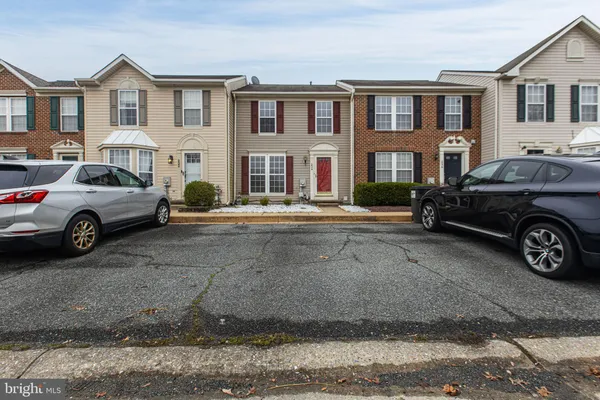 $299,000 | 234 North Bridlewood Drive, Newark, DE 19702