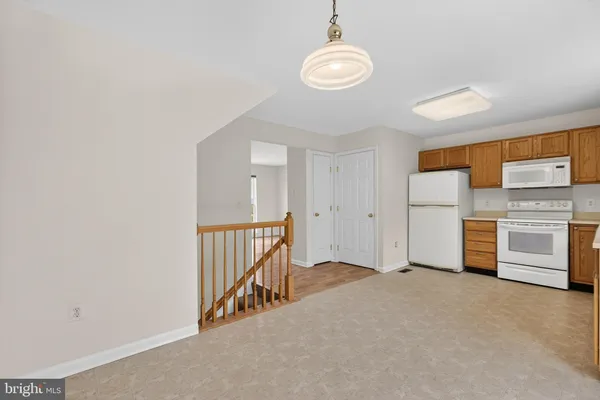 $299,000 | 234 North Bridlewood Drive, Newark, DE 19702