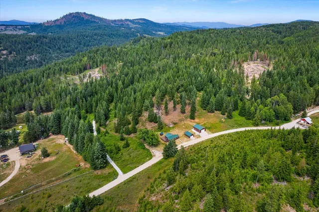 $425,000 | 1541 Thompson Road, Elk, WA 99009