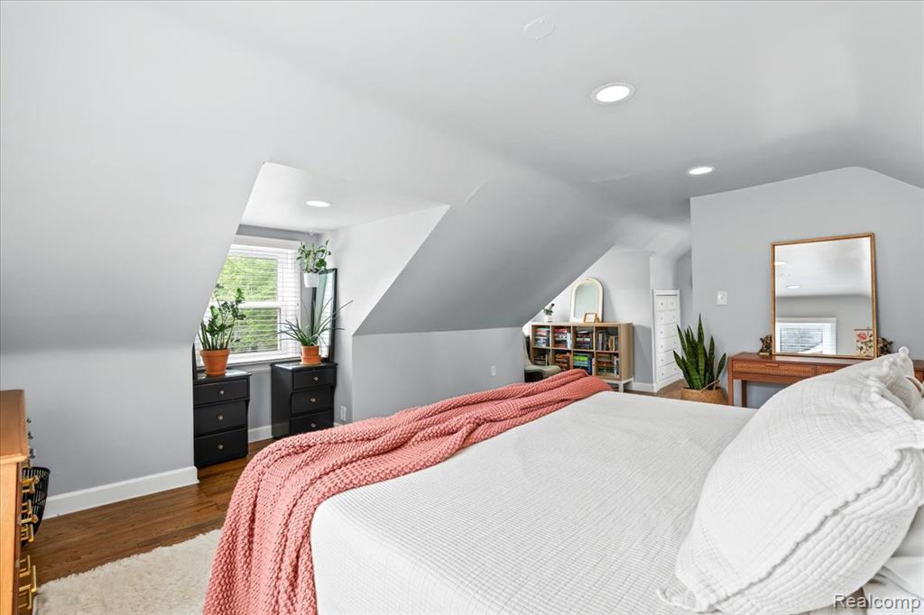 1624 Hampton Road Grosse Pointe Woods, MI 48236 - Photo 14 of 38