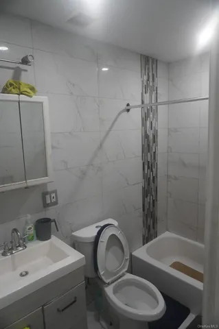 $850,000 | 1386 Clinton Avenue | Morrisania