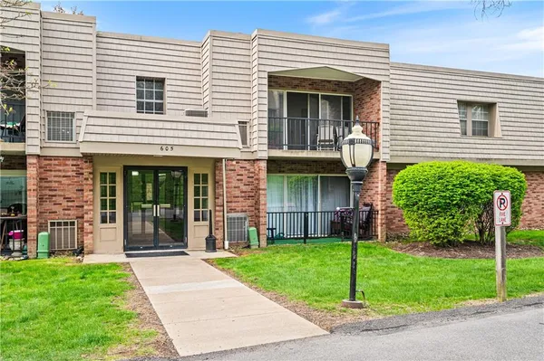 $165,000 | 605 Calais Drive, Unit 101, Pittsburgh, PA 15237