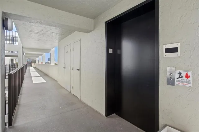 a view of a buildings and city view