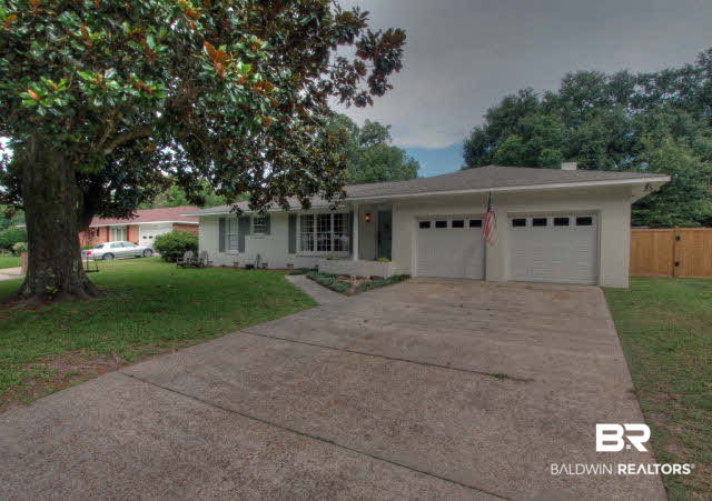 374 Ridgewood Circle Fairhope, AL 36532 - Photo 4 of 22 front