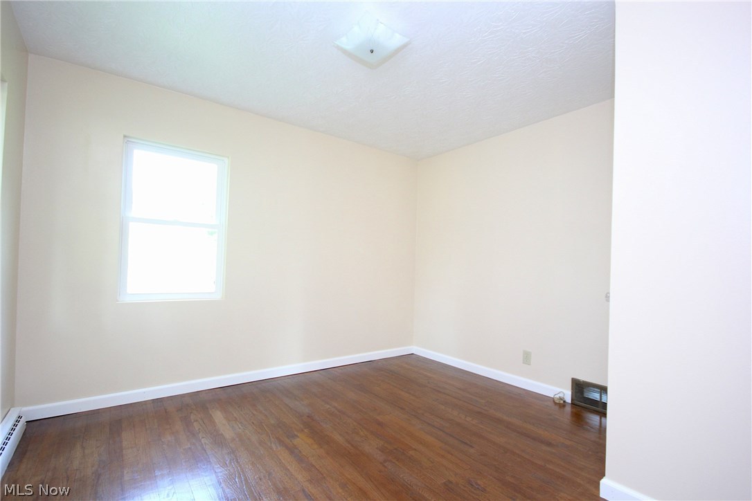 1215 Swartz Road Akron, OH 44306 - Photo 12 of 15