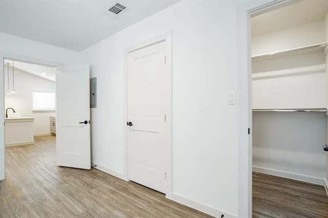 $1,325 | 523 North Ewing Avenue, Unit 208, Dallas, TX 75203