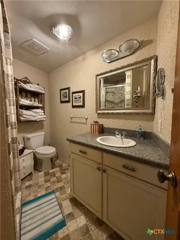 $1,974,900 | 430 Blackburn Avenue, Port Lavaca, TX 77979