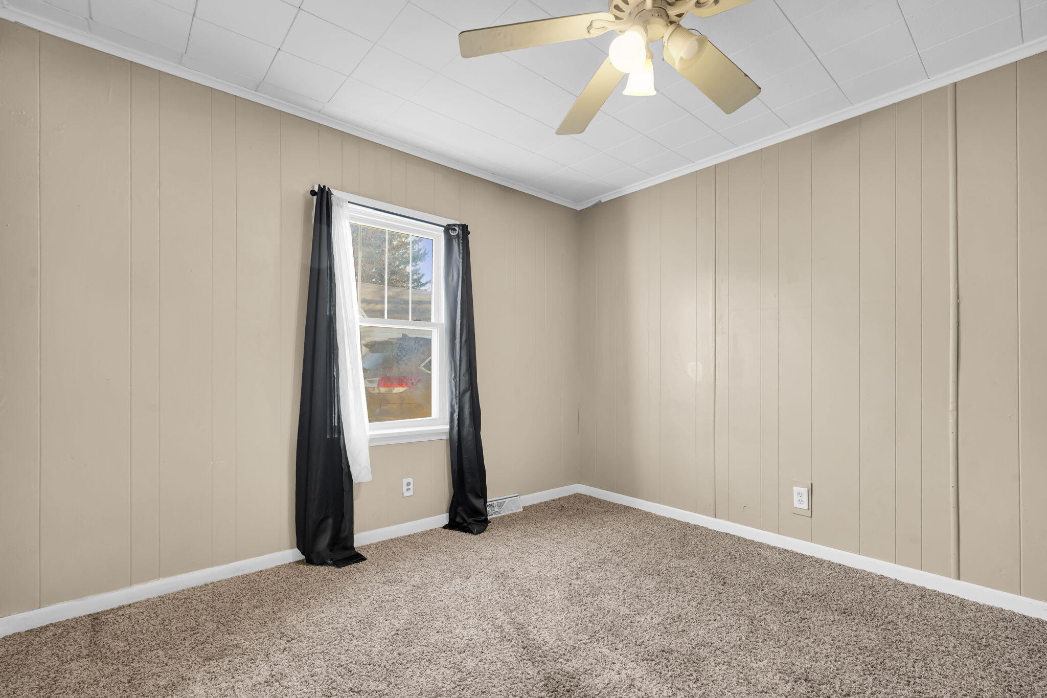 910 Miller Road Kalamazoo, MI 49001 - Photo 17 of 30 Bedroom 1