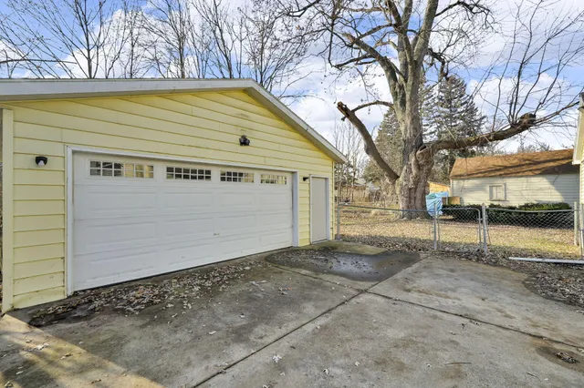$235,000 | 910 Miller Road, Kalamazoo, MI 49001