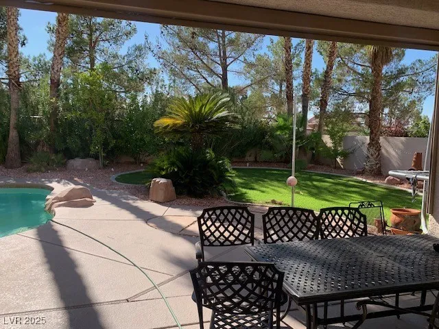 $945,000 | 302 Doe Run Circle, Henderson, NV 89012