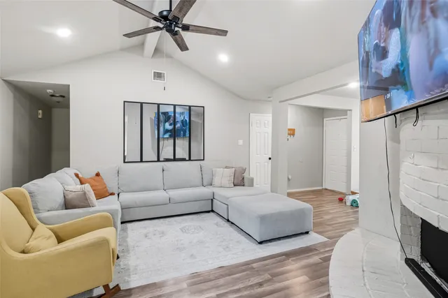 $260,000 | 14854 Shottery Drive, Houston, TX 77015