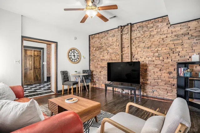 $1,150,000 | 802 Court Street, Lynchburg, VA 24504