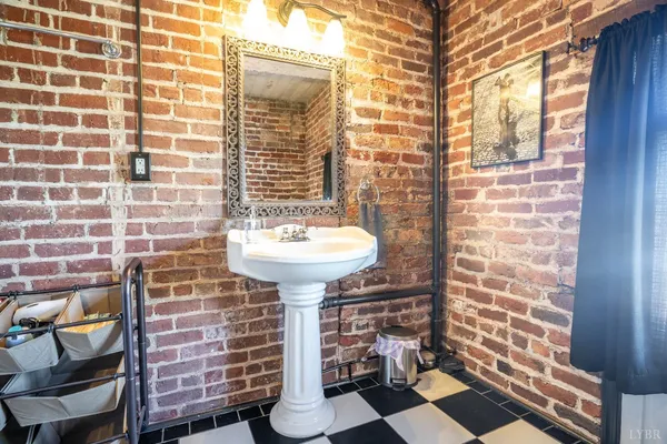 $1,150,000 | 802 Court Street, Lynchburg, VA 24504