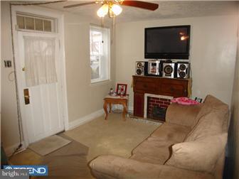 1131 Collings Road Camden, NJ 08104 - Photo 2 of 6 Living Room