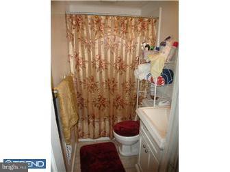 1131 Collings Road Camden, NJ 08104 - Photo 6 of 6 Bathroom