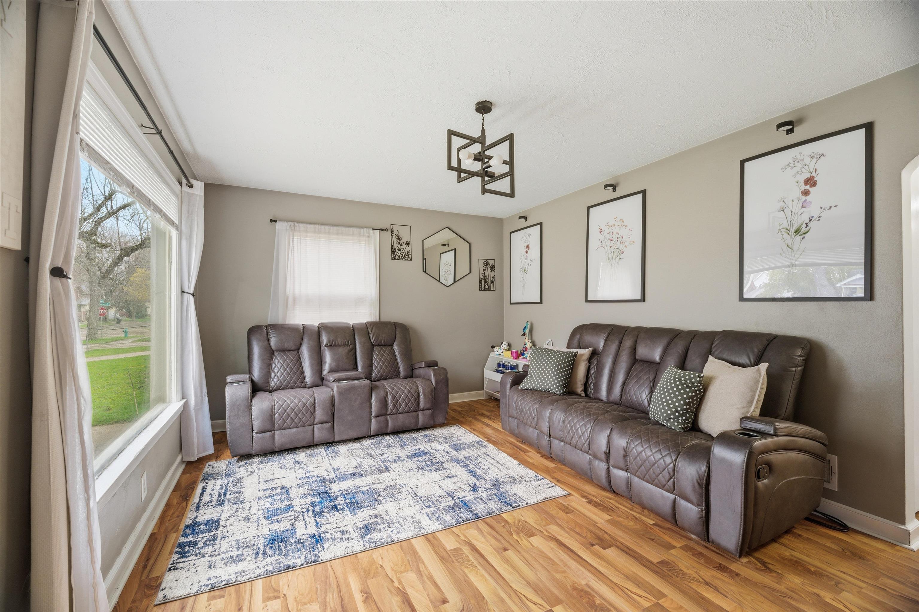 1513 North Superior Street Appleton, WI 54911 - Photo 2 of 15