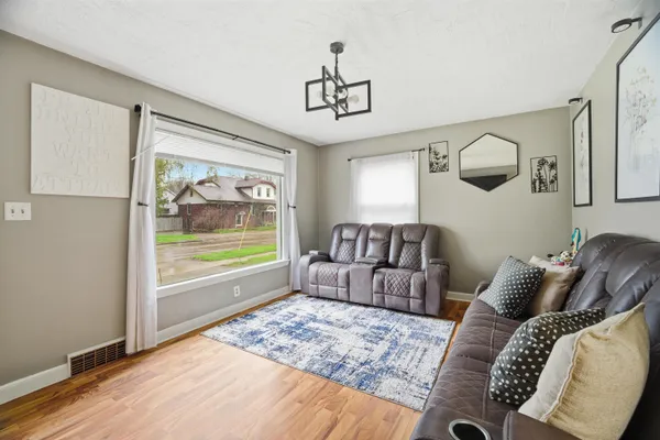 $219,900 | 1513 North Superior Street, Appleton, WI 54911