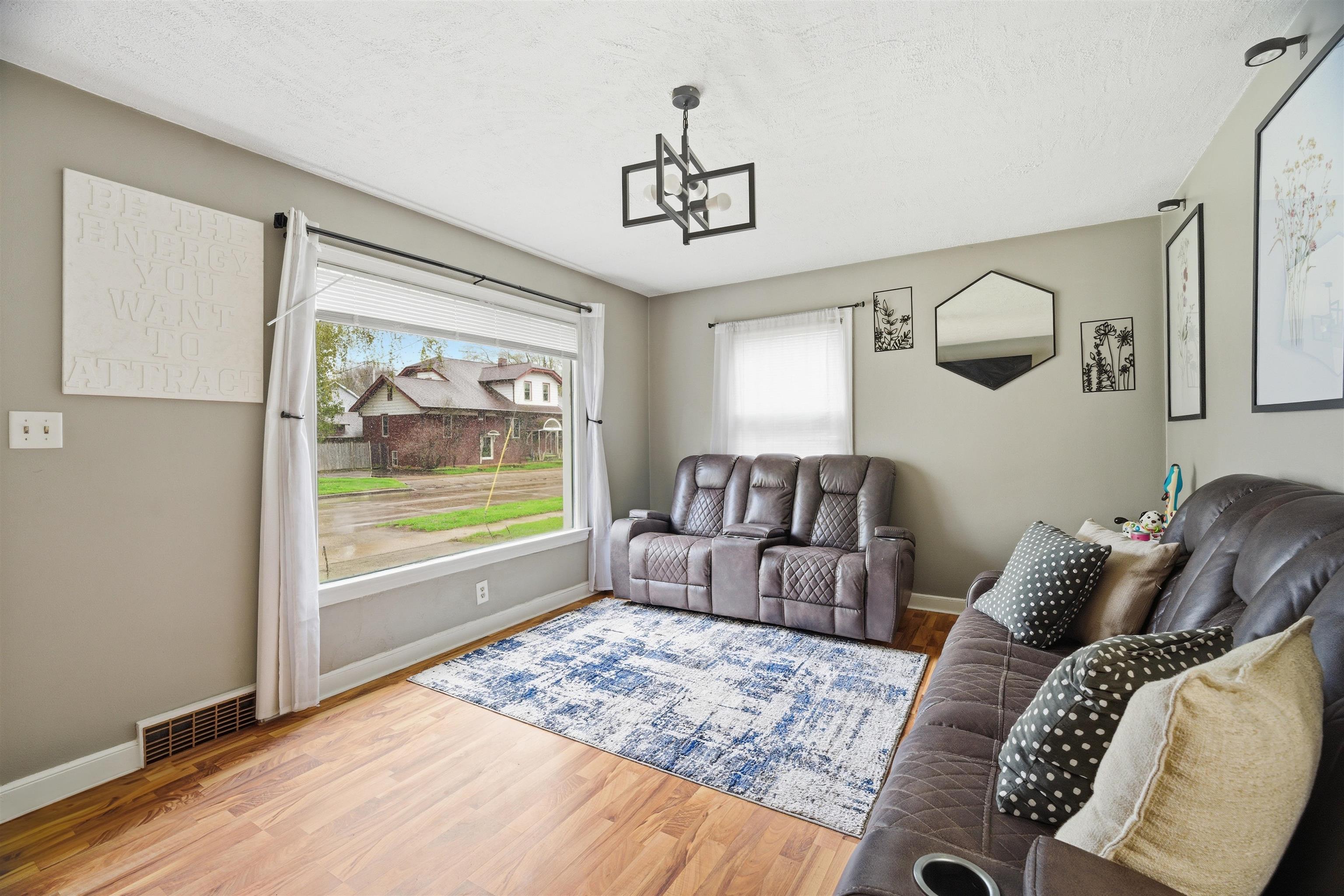 1513 North Superior Street Appleton, WI 54911 - Photo 3 of 15