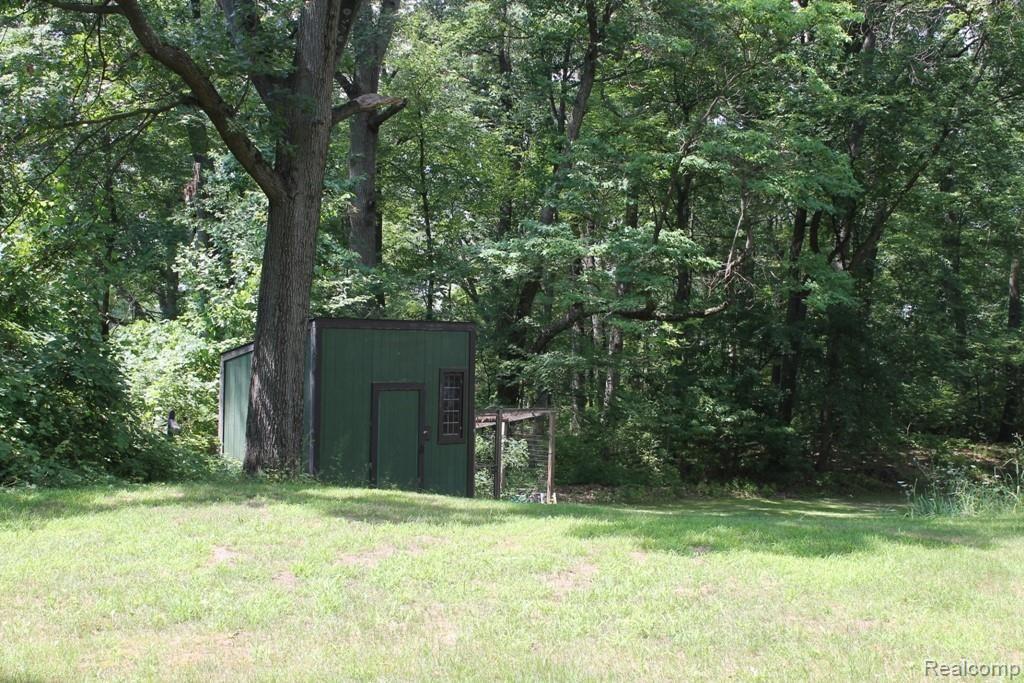 2270 Houser Road Holly, MI 48442 - Photo 5 of 29 IMG_6179.JPG
