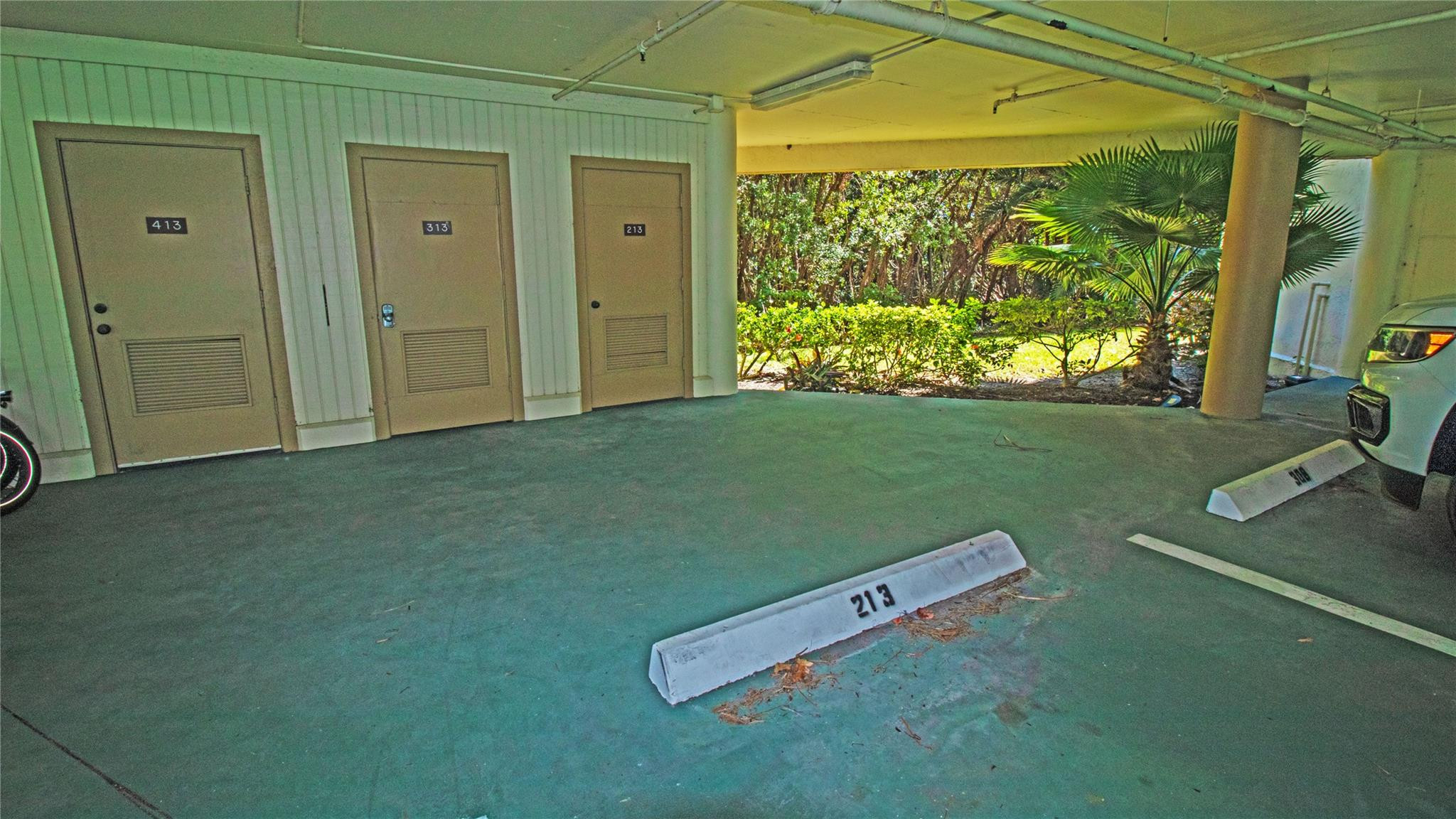 221 Northeast Plantation Road, Unit 213 Stuart, FL 34996 - Photo 27 of 33 Photo 27