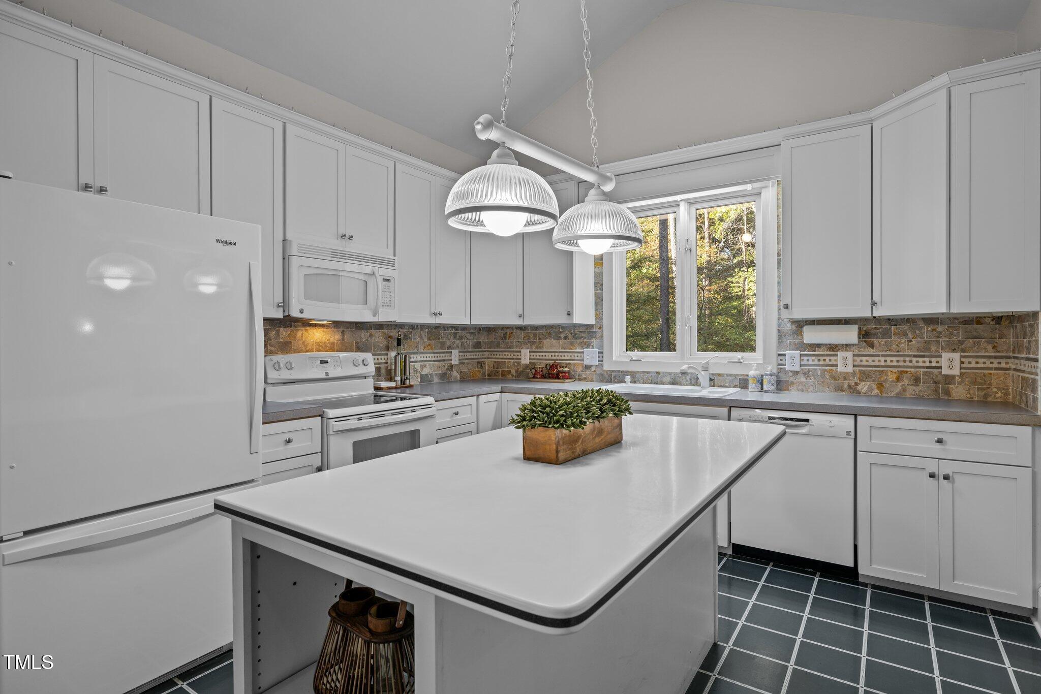 11917 Shooting Club Road Raleigh, NC 27613 - Photo 22 of 65 11-web-or-mls-5Z8A6261