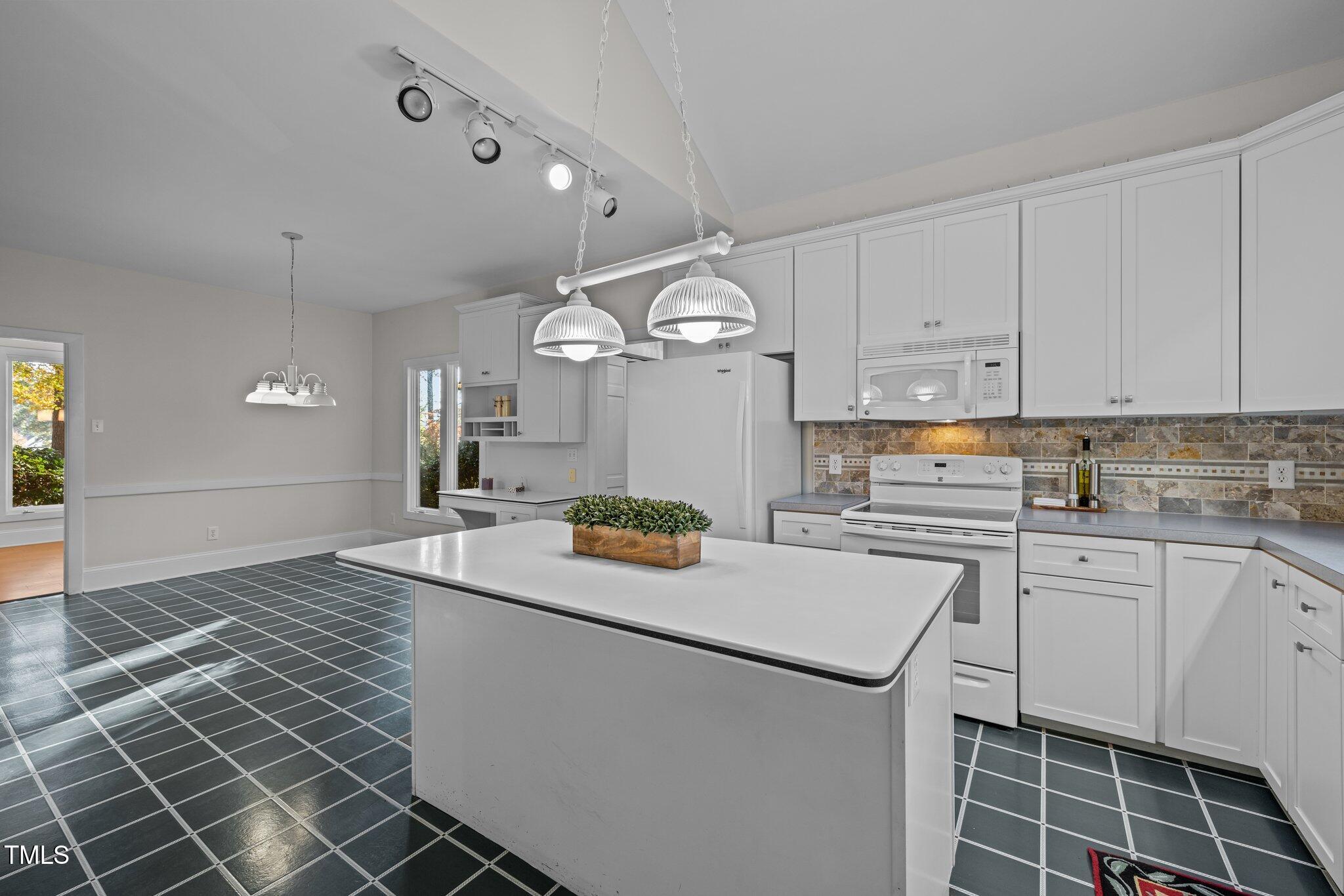 11917 Shooting Club Road Raleigh, NC 27613 - Photo 23 of 65 12-web-or-mls-5Z8A6264