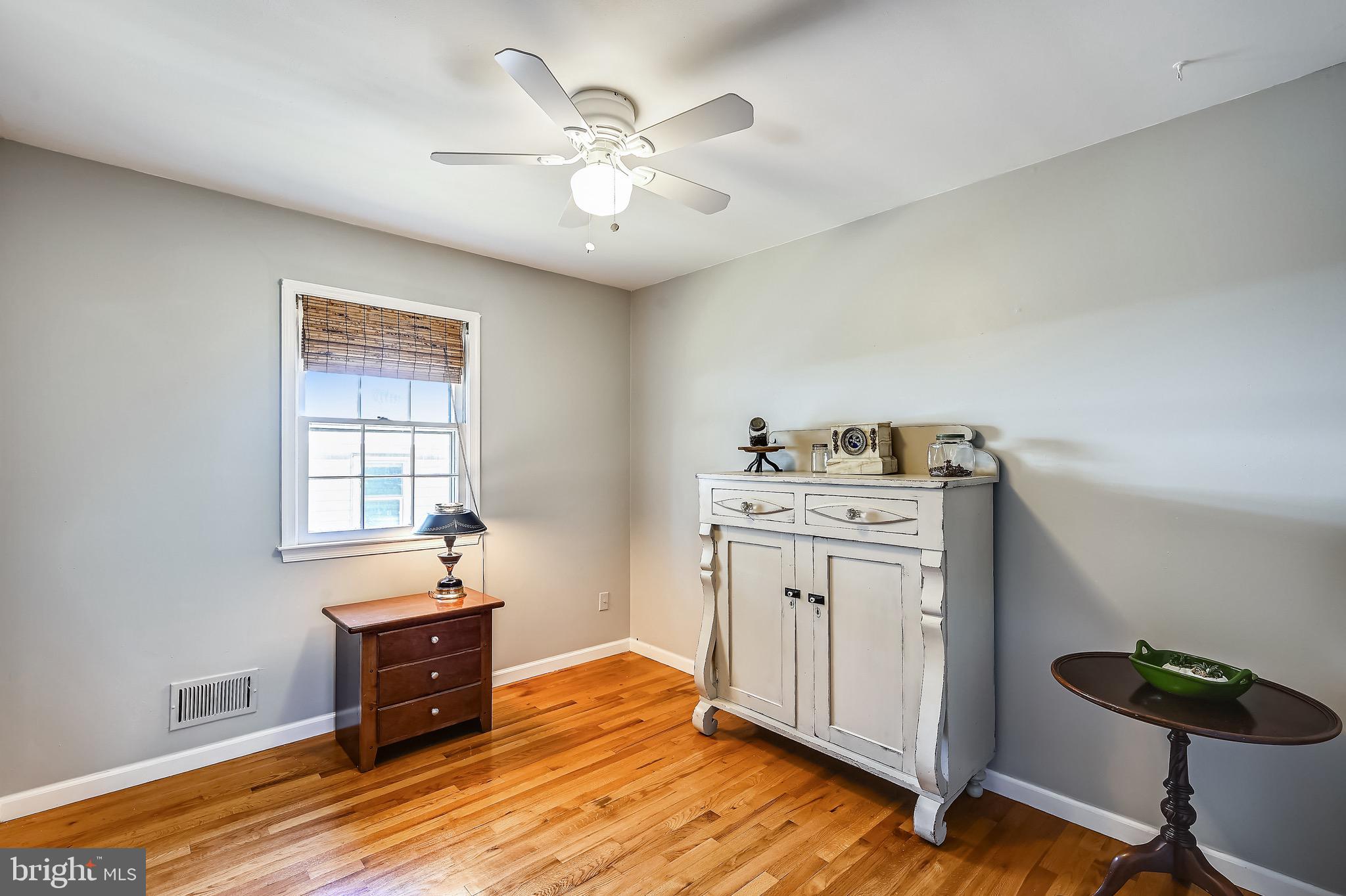 1626 Marlboro Road Edgewater, MD 21037 - Photo 13 of 42 3rd bedroom