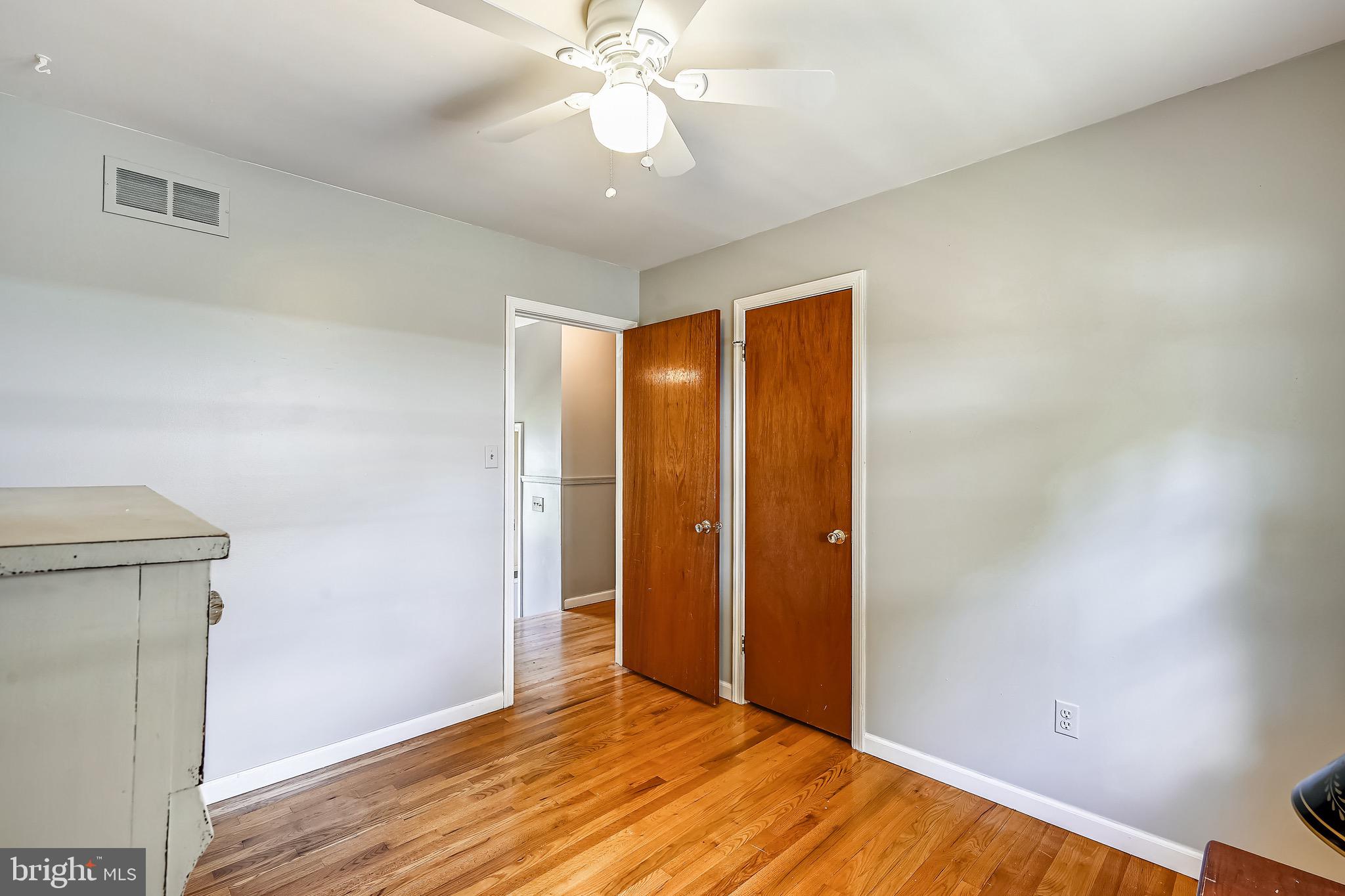 1626 Marlboro Road Edgewater, MD 21037 - Photo 14 of 42 3rd bedroom