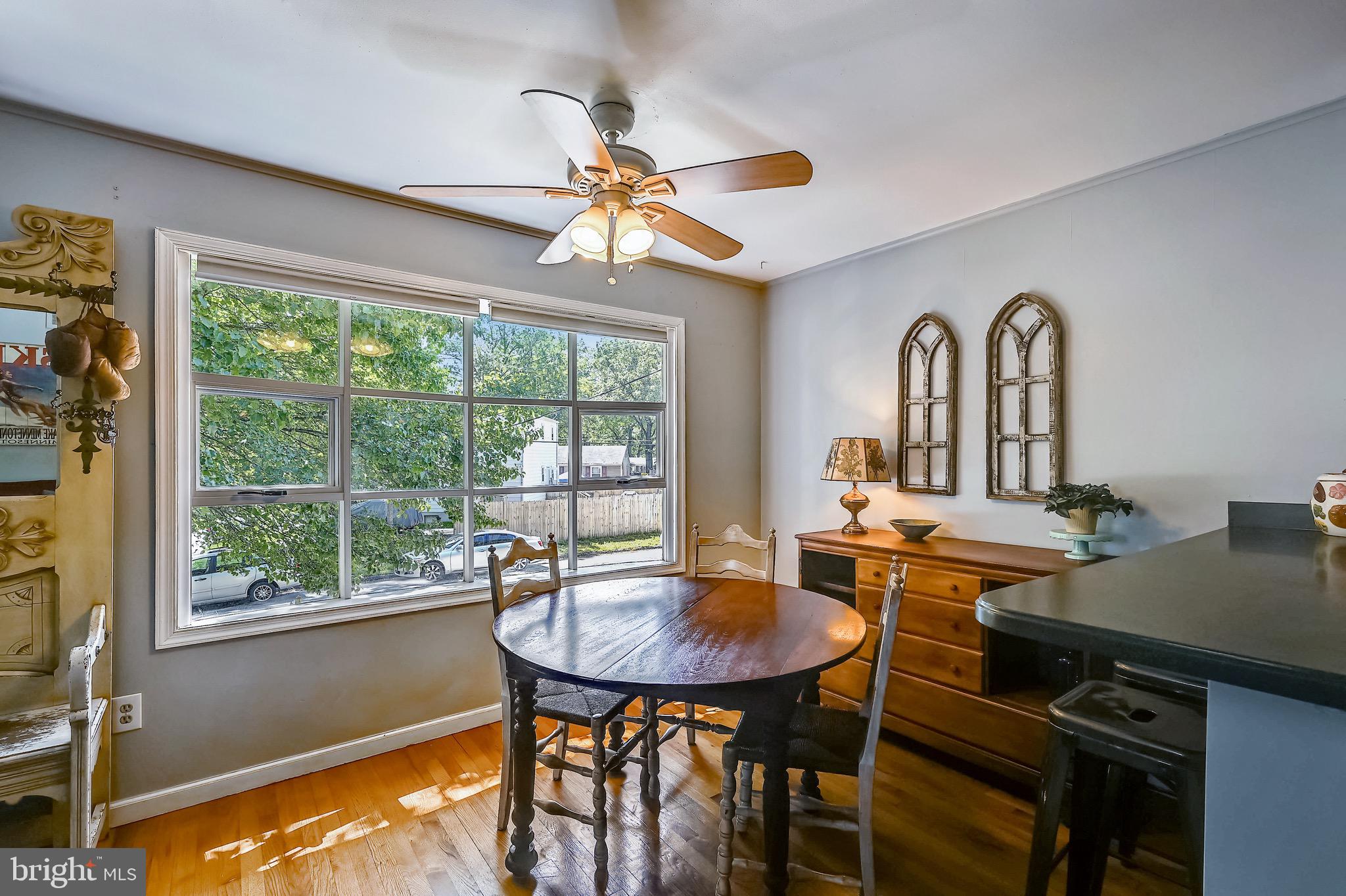 1626 Marlboro Road Edgewater, MD 21037 - Photo 6 of 42 Dining area with lots of light