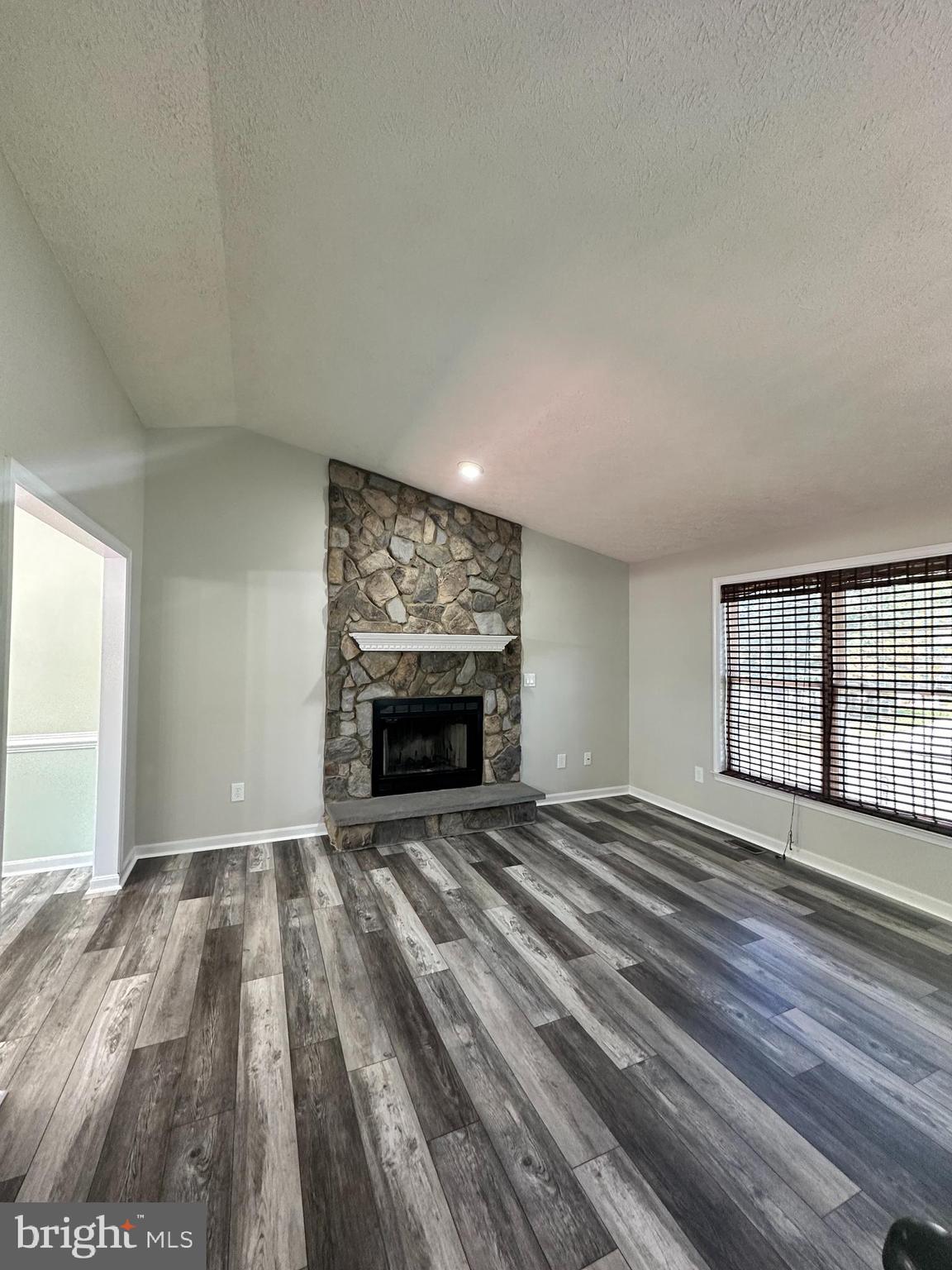 12016 Falcon Ridge Drive Fredericksburg, VA 22407 - Photo 3 of 23