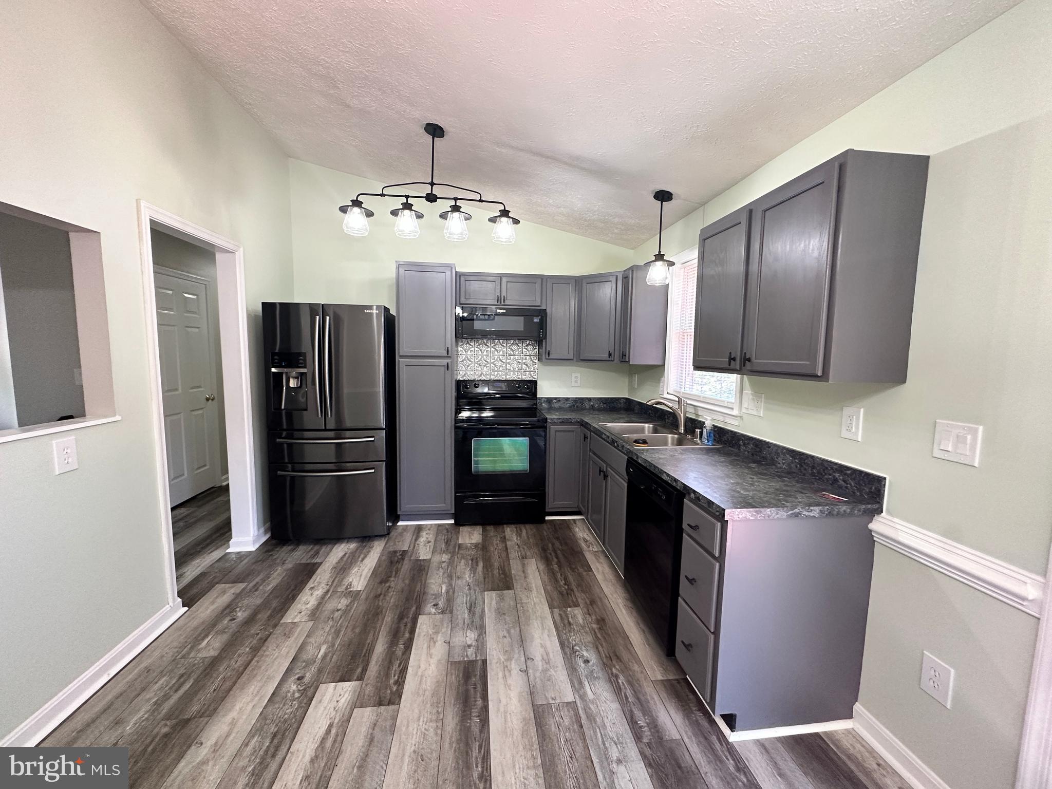 12016 Falcon Ridge Drive Fredericksburg, VA 22407 - Photo 5 of 23