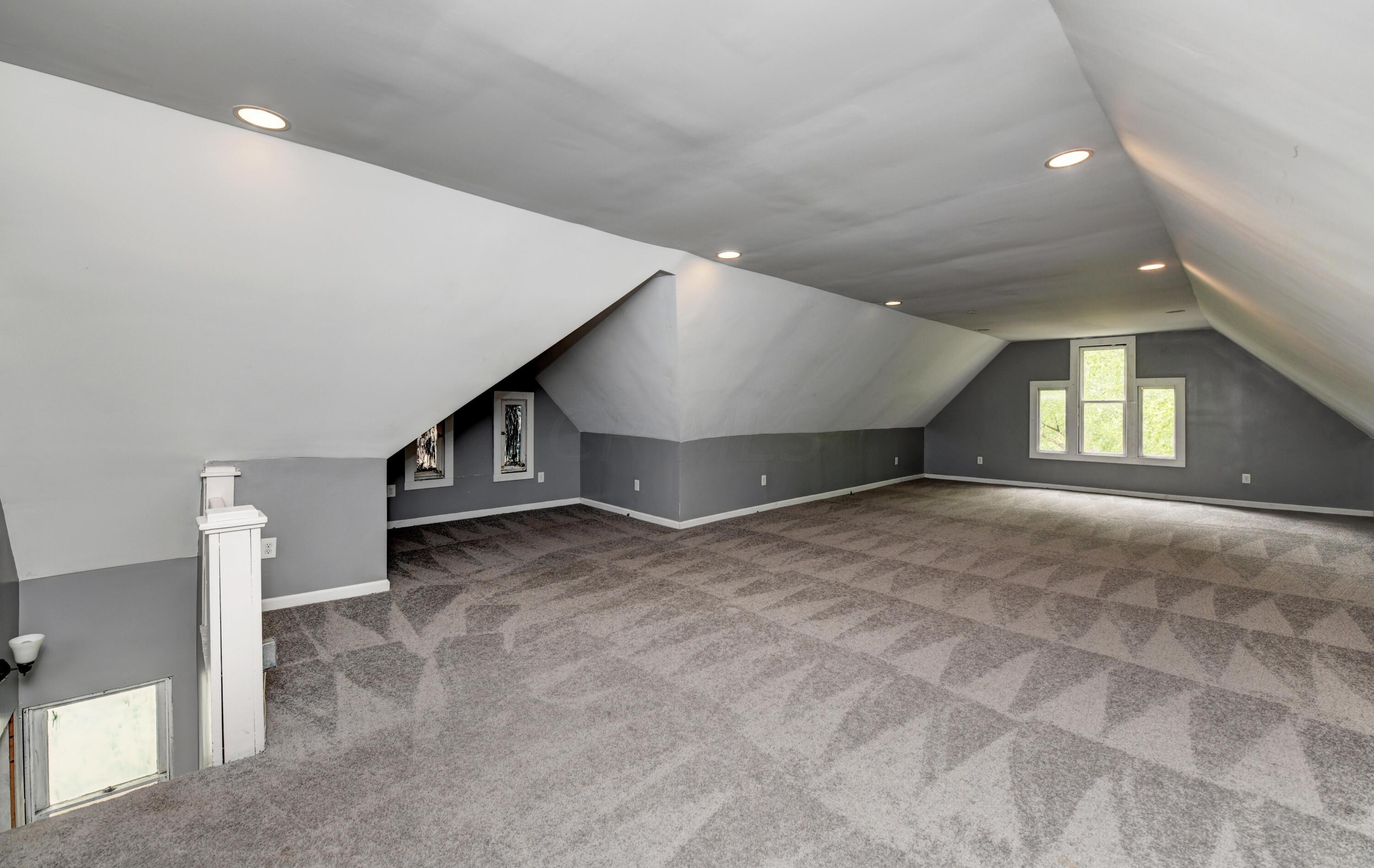 1123 Bryden Road Columbus, OH 43205 - Photo 28 of 36 Third Floor