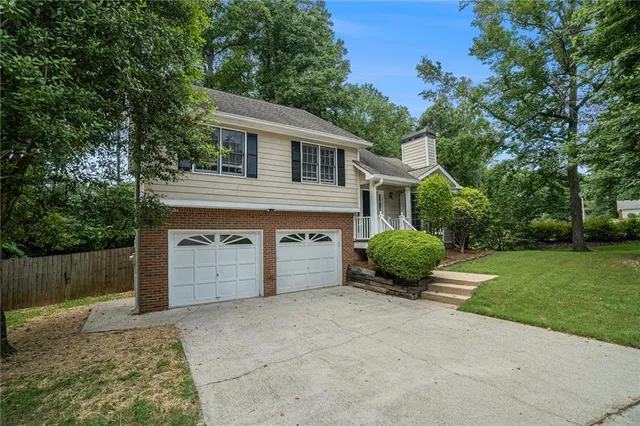 $325,000 | 3450 Lookout Trace, Powder Springs, GA 30127