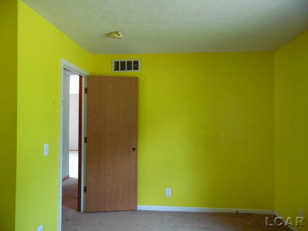 2584 East Valley Road Adrian, MI 49221 - Photo 11 of 11 31301352-10.JPG