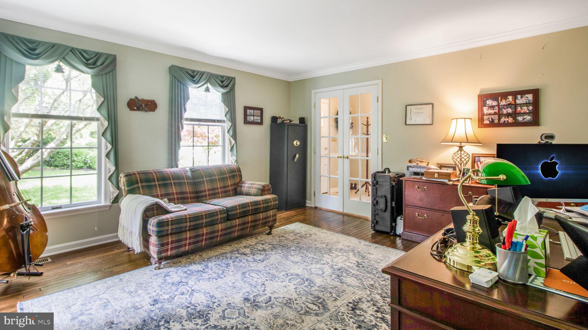 495 Tulip Road Annapolis, MD 21403 - Photo 28 of 76 iIving Area
