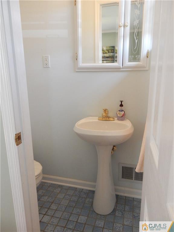 16 Andover Road Old Bridge, NJ 08857 - Photo 11 of 25 Gallery Image 11