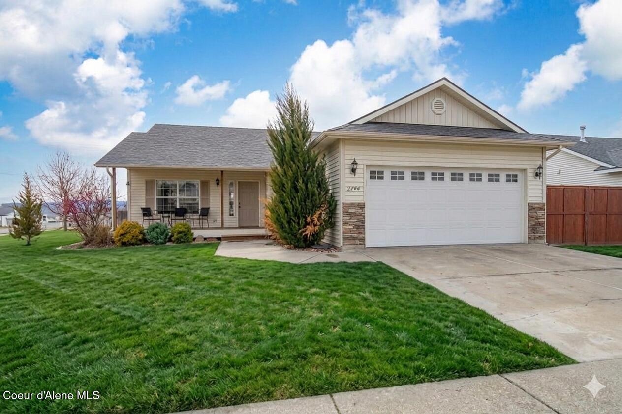 2744 North Alfalfa Loop Post Falls, ID 83854 - Photo 2 of 27 2