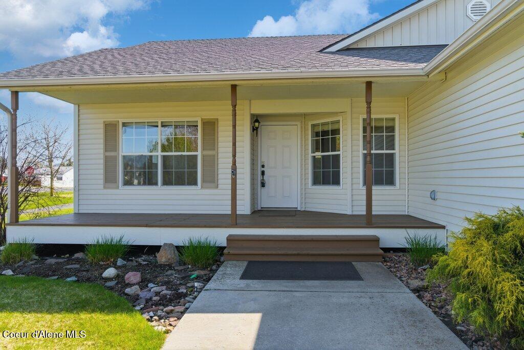 2744 North Alfalfa Loop Post Falls, ID 83854 - Photo 3 of 40 3